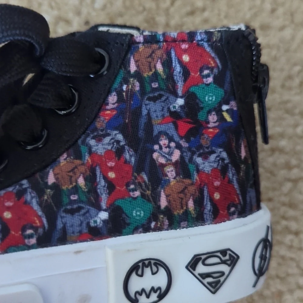Ground Up Toddler Size 5 Justice League High top sneakers- DC Lace up